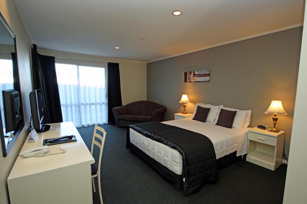 Champers Motor Inn Lower Hutt Room photo