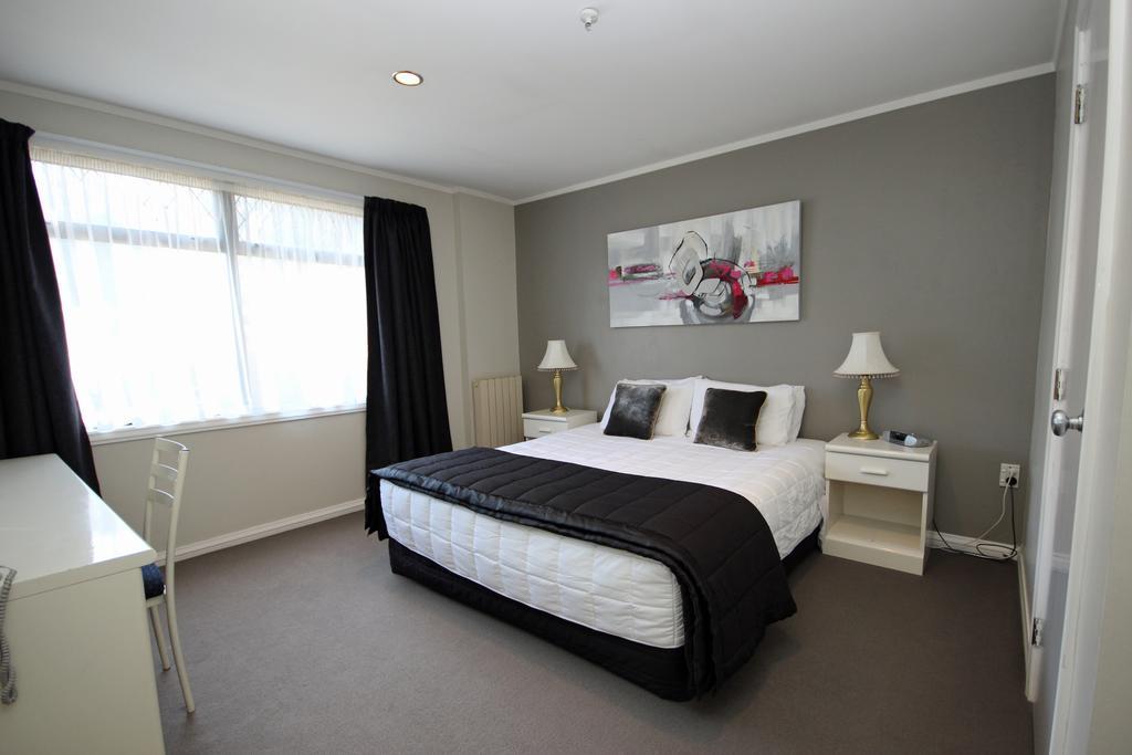 Champers Motor Inn Lower Hutt Room photo
