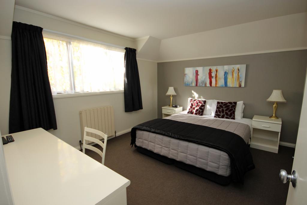 Champers Motor Inn Lower Hutt Room photo