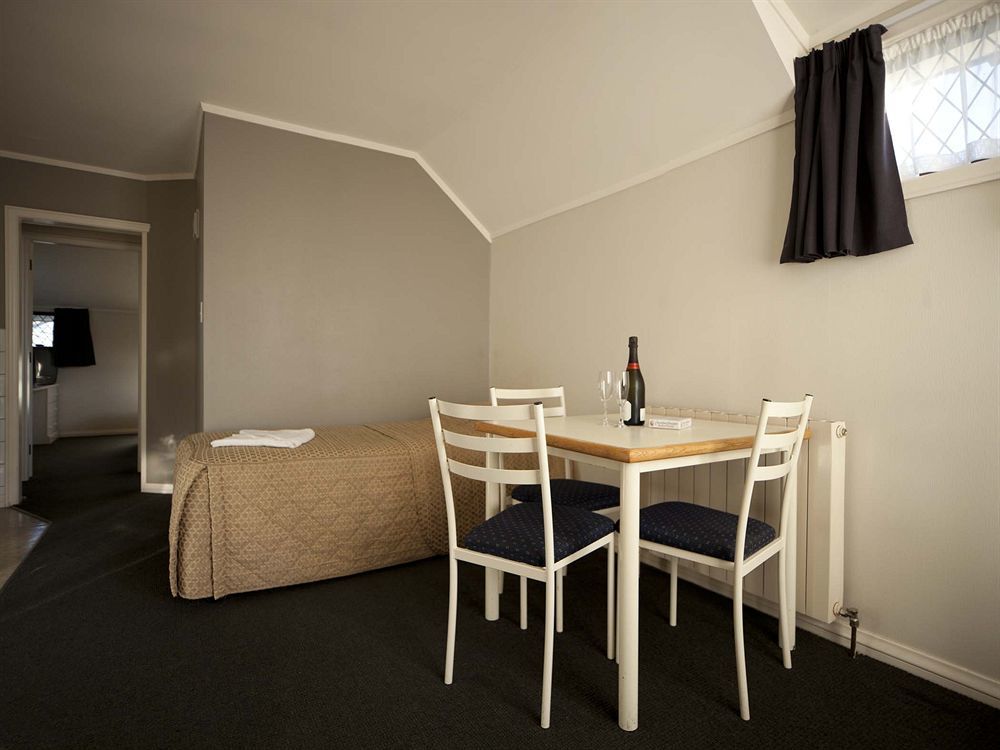 Champers Motor Inn Lower Hutt Exterior photo