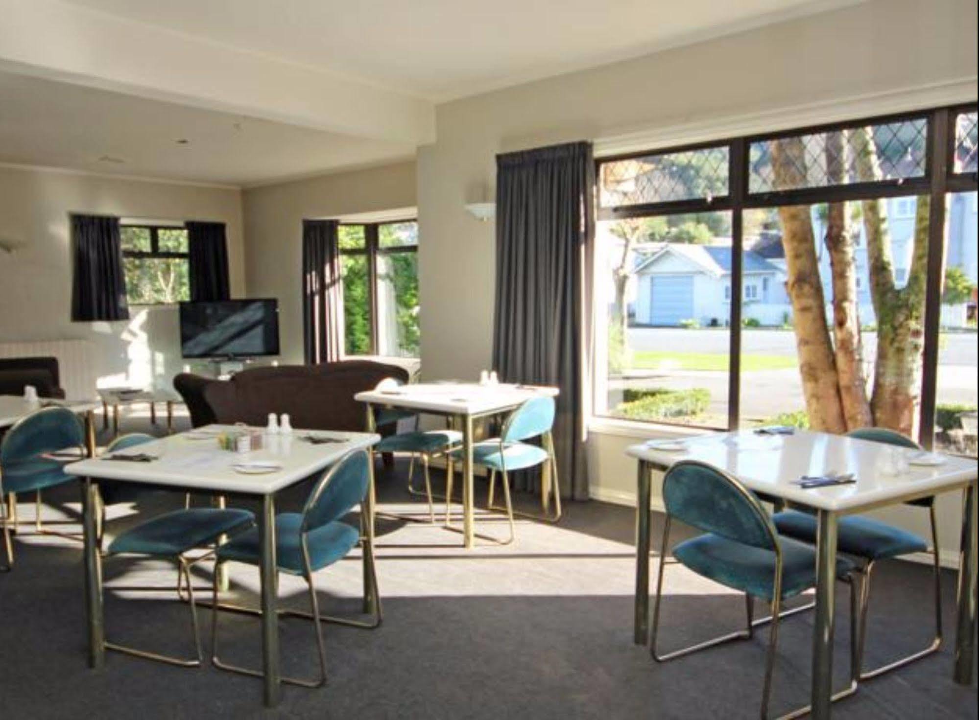 Champers Motor Inn Lower Hutt Exterior photo